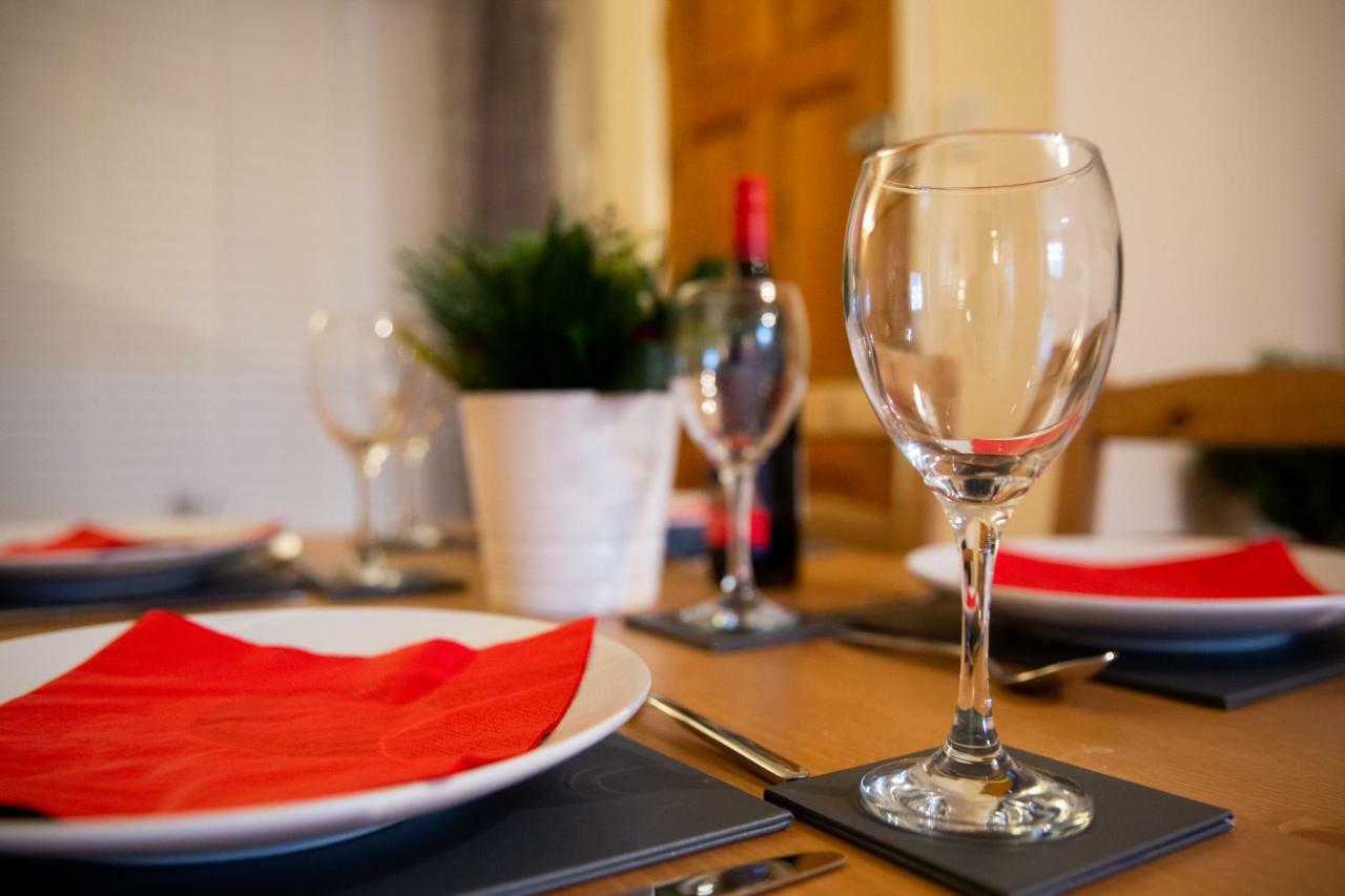 Апартаменты Spacious 2Br Flat In Stansted Станстед Маунтфитчет Экстерьер фото