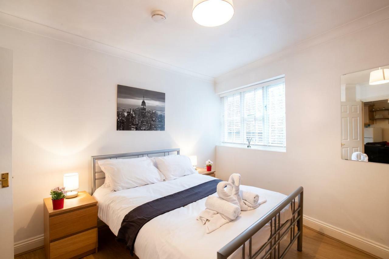 Апартаменты Spacious 2Br Flat In Stansted Станстед Маунтфитчет Экстерьер фото